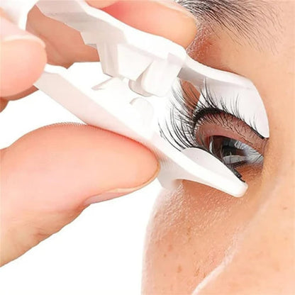 Veloura Magnetic Eyelashes.